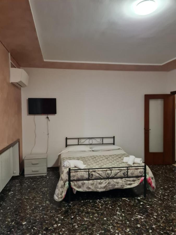 ホテルLandlady Airport Orio Bergamo Ida オーリオ・アル・セーリオ エクステリア 写真